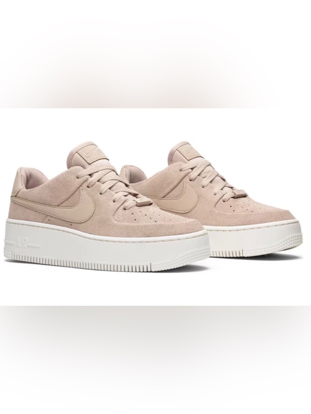 Nike Air Force Sage Low in soft blush suede
